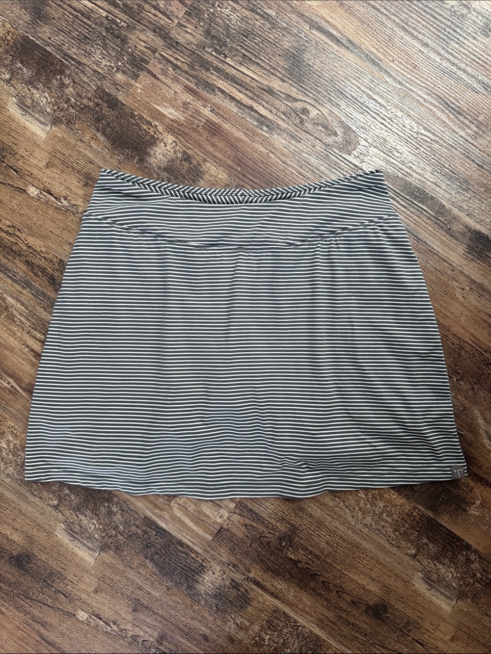 Title Nine Majestic Skort Stripe Size Medium